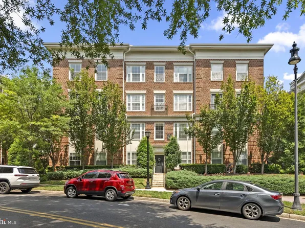 27 Booth St Unit 245, Gaithersburg, MD 20878