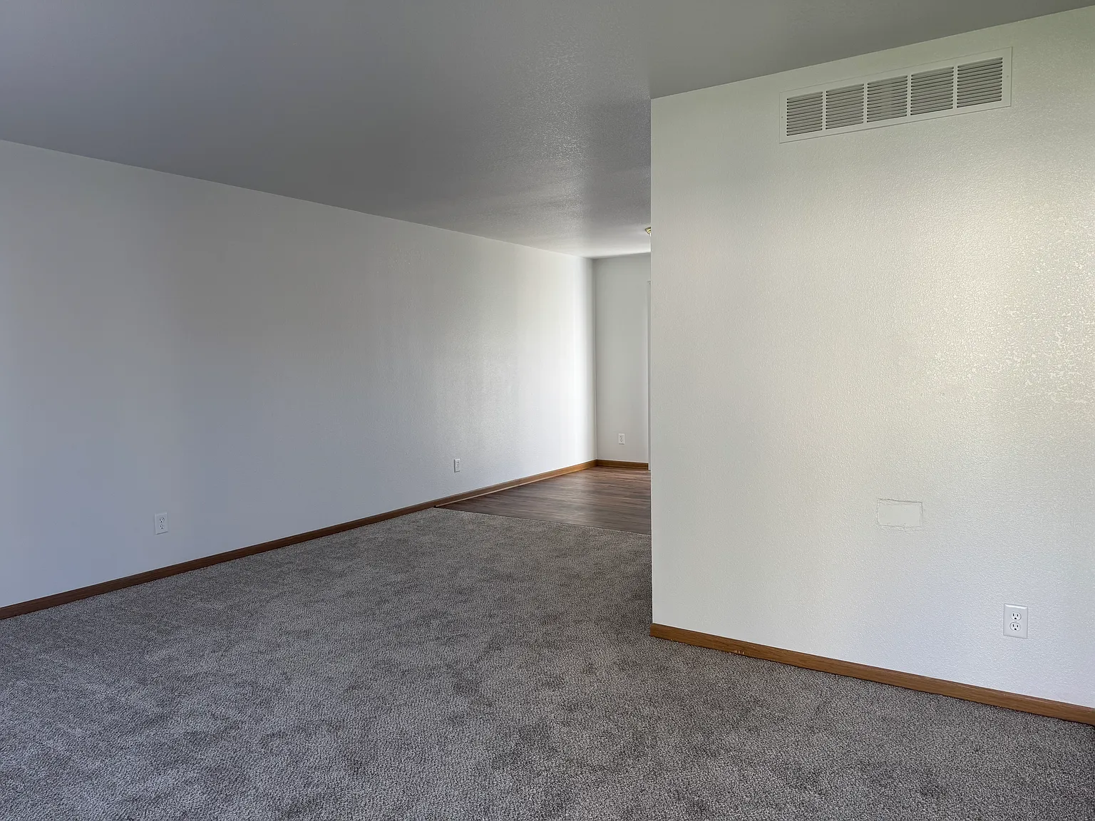 3 bed, 2.5 bath, 1440 sqft, $1,200 — Photo 2