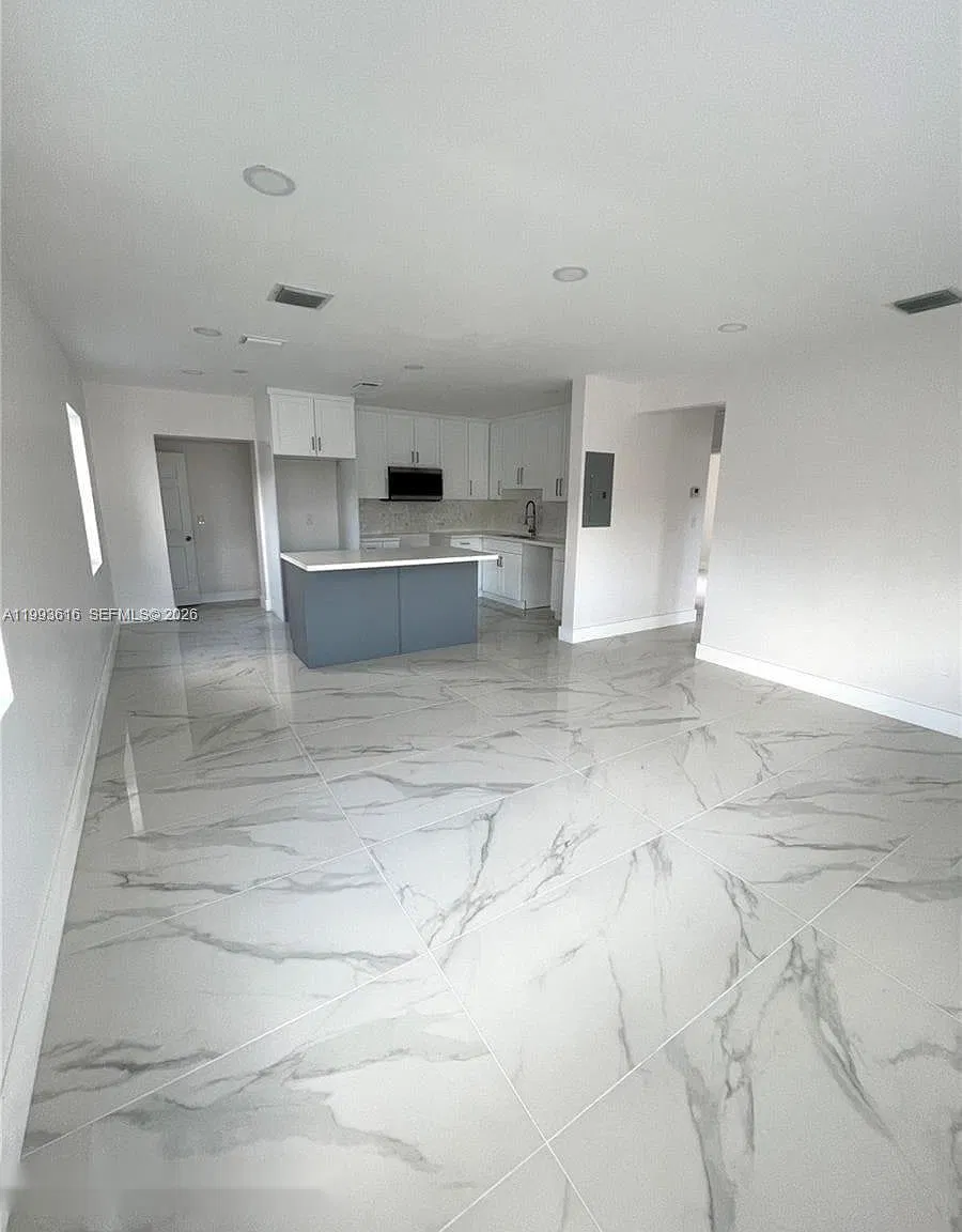 2 bed, $2,500 — Photo 2