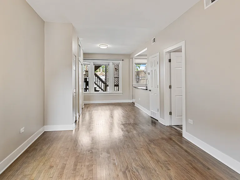 2630 W Division St #2R — Photo 11