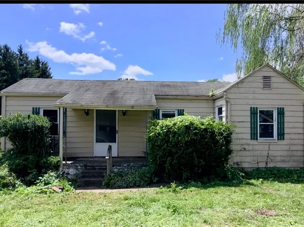 1536 Old Butler Rd, New Castle, PA 16101