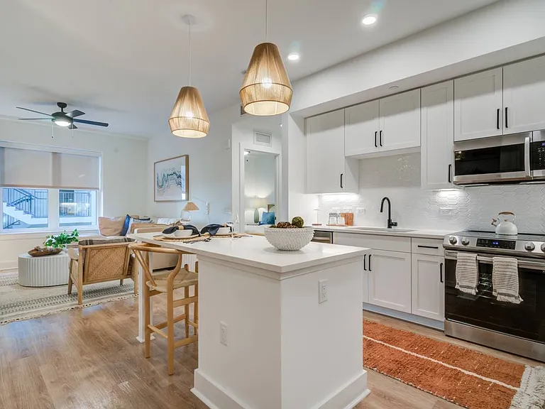 5498 Bay Center Dr — Photo 3