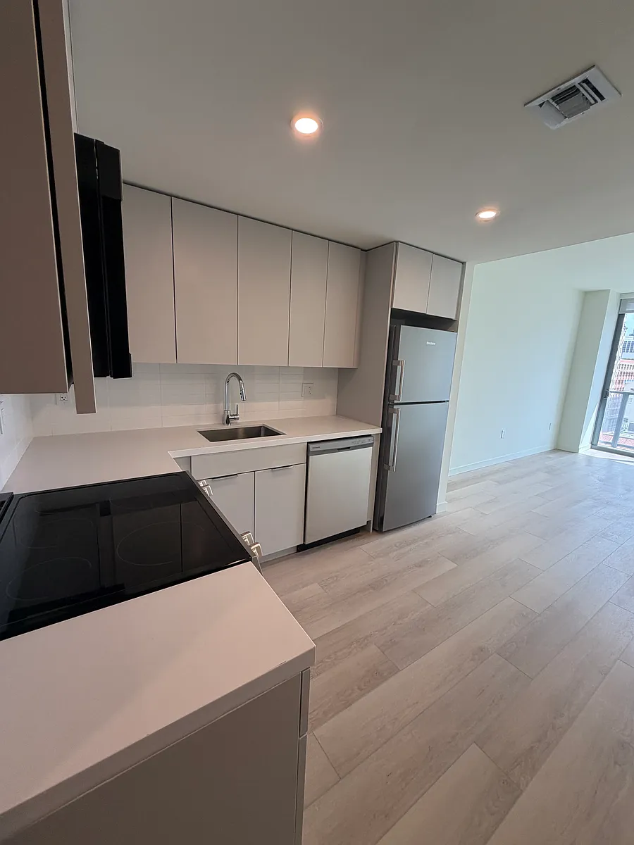 Building Photo - 405 NW 6th St #A
