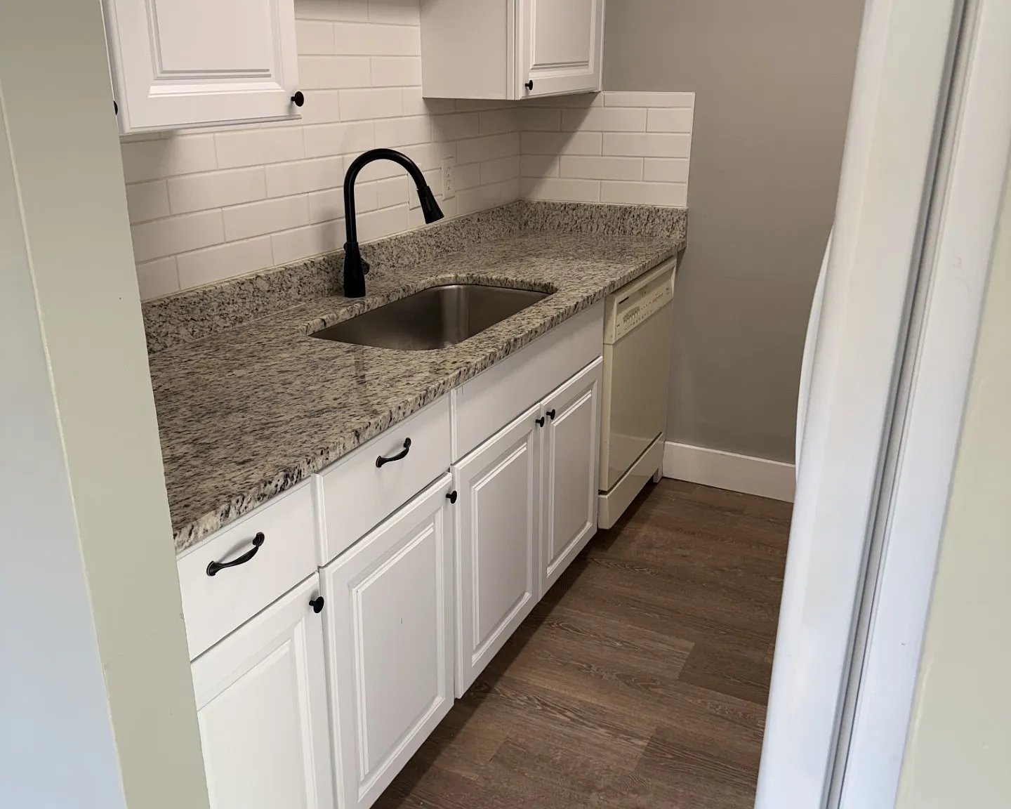 2 bed, 1000 sqft, $1,000 — Photo 3