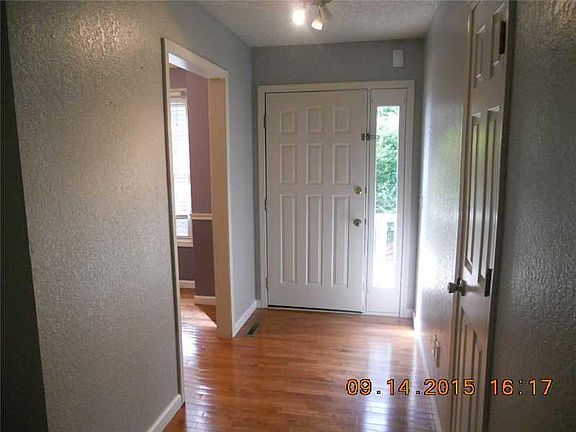 3rd image of 35 Wentworth Dr