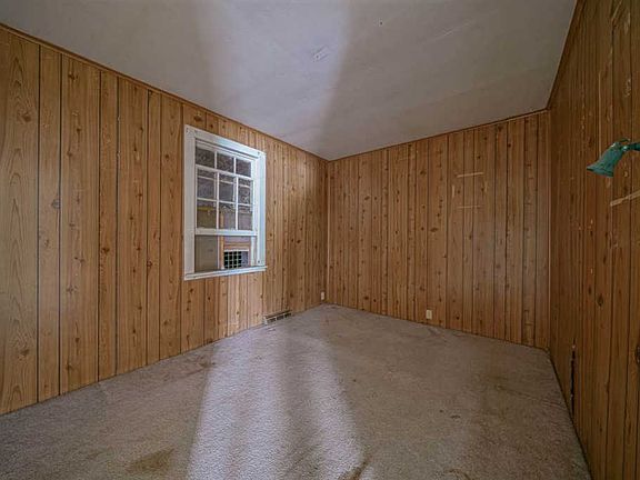 5th image of 2830 Marshall St