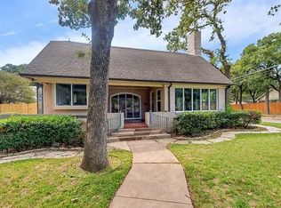 2300 Honeysuckle Ave, Fort Worth, TX 76111