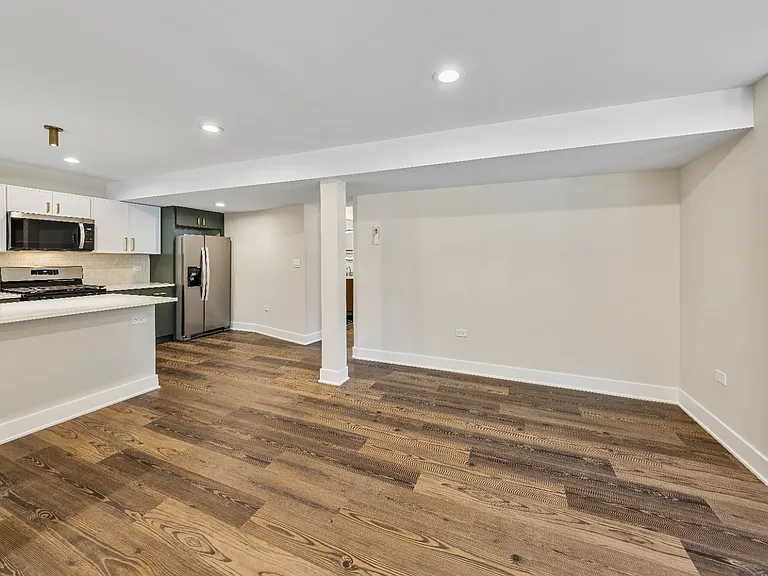 2257 N Sawyer Ave #G — Photo 4