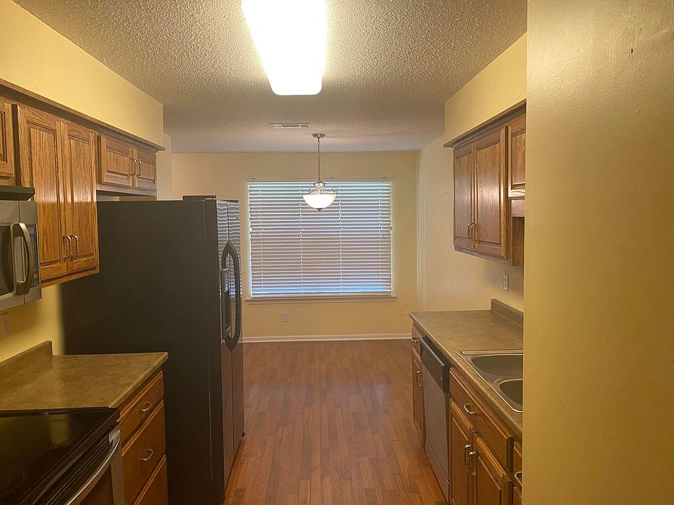 2nd image of 869 Dunbarton Rd