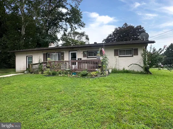 201 Peach St, Westville, NJ 08093