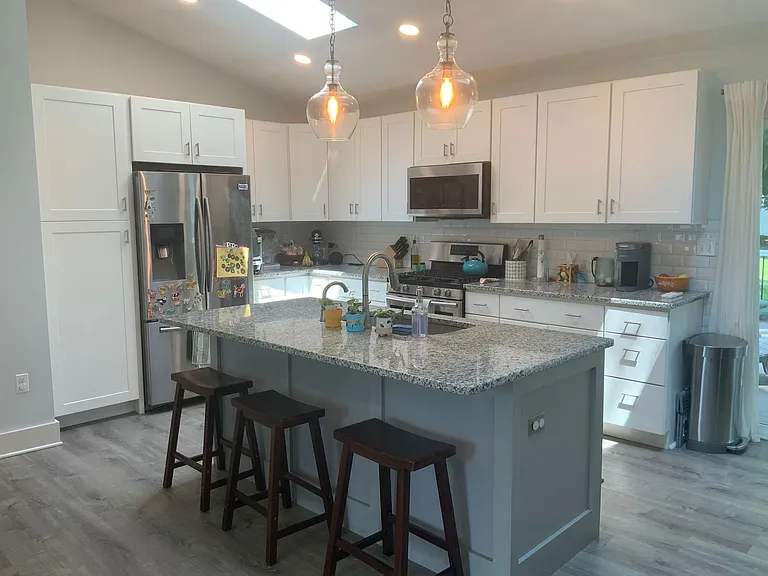 165 E Bay View Dr — Photo 4