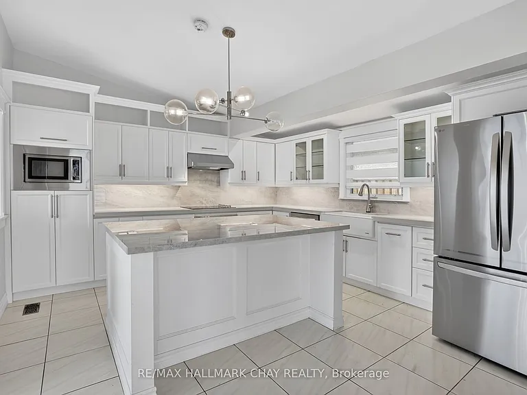 80 Beaumonde Heights Dr #UPPER — Photo 13