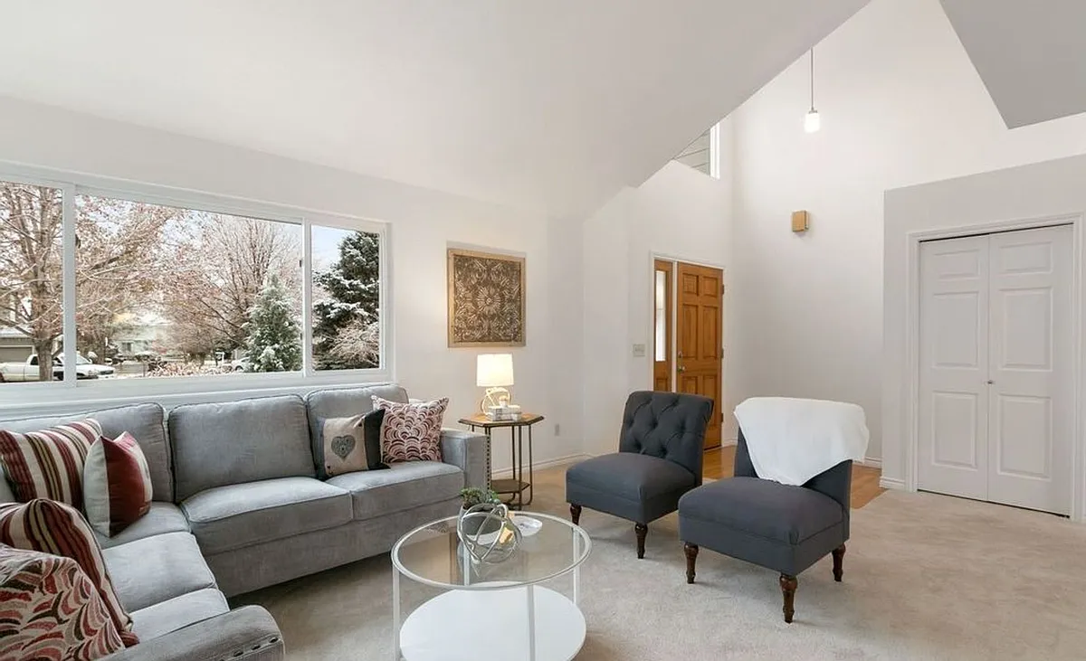 Building Photo - 4941 Tesla Cir