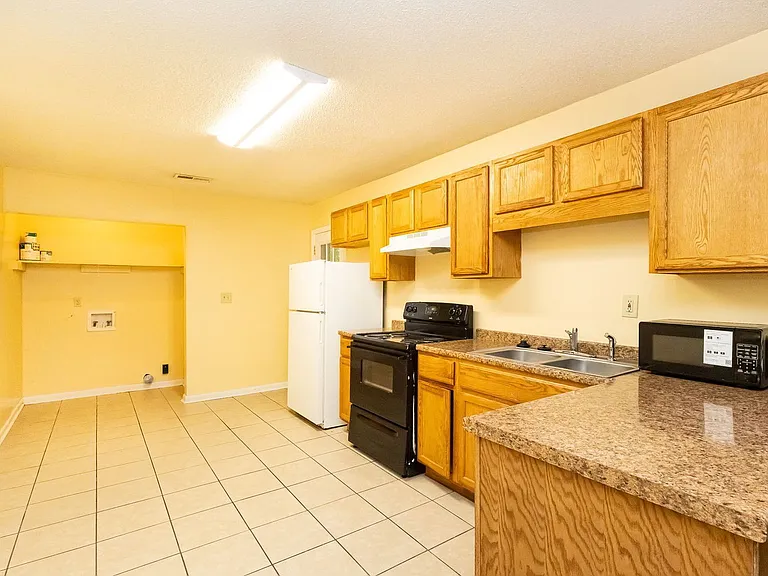 3884 Youngstown Rd #3884 — Photo 4
