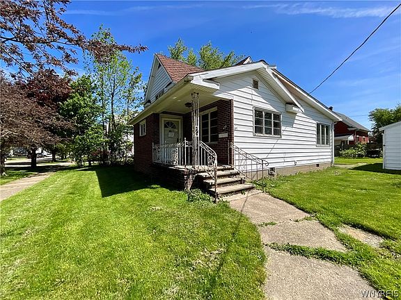 2nd image of 428 Robin St