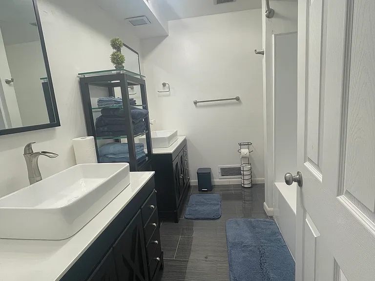 22042 Rougewood Dr — Photo 8