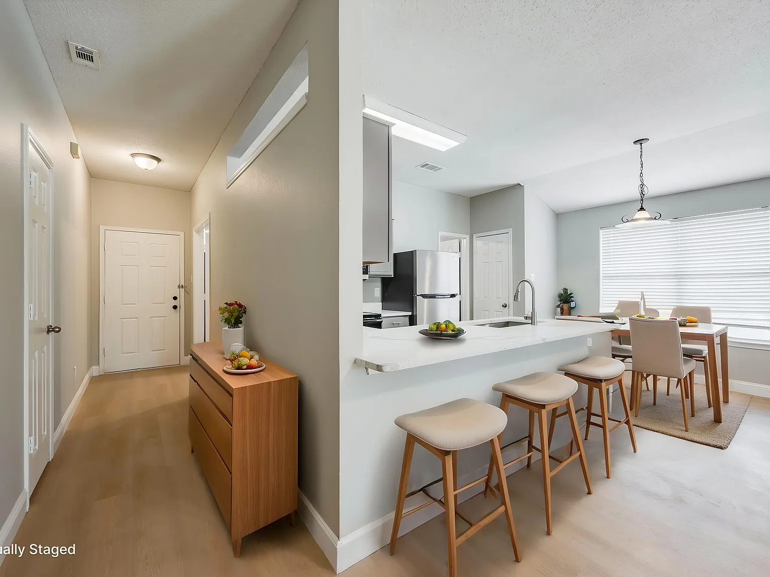 4 bed, 1573 sqft, $2,750 — Photo 2