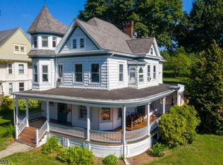 49 Main St, Hampton, NJ 08827