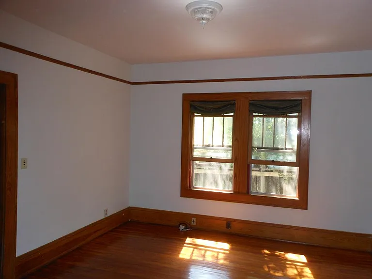 Dining room left and side walls