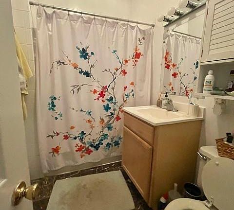 3rd image of 2634 N Lincoln Ave #2