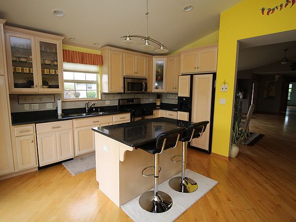 3rd image of 15563 W Tyndall Ct