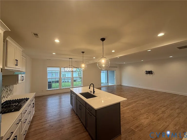 7048 Dunton Rd — Photo 19