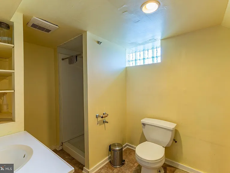 2216 Georges Ln — Photo 38