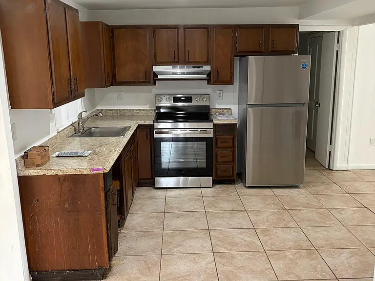 5301 SE Ebbtide Ave — Photo 2