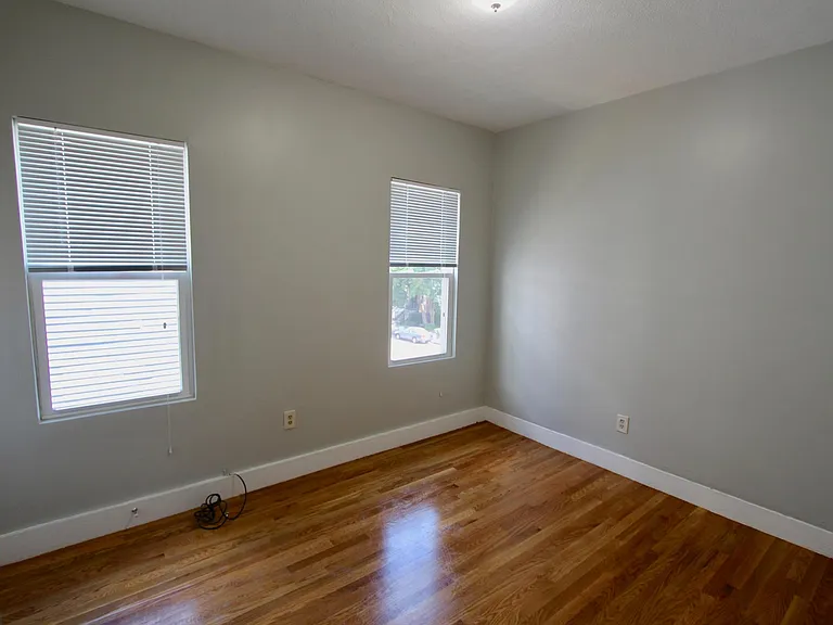 109 Pleasant St #2 — Photo 8