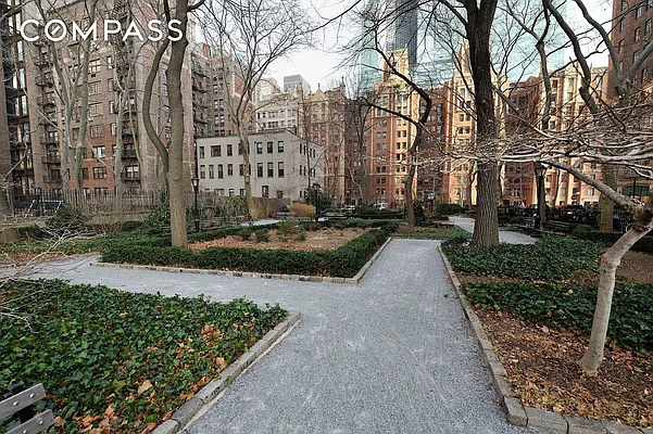 Sold by Compass | media 18