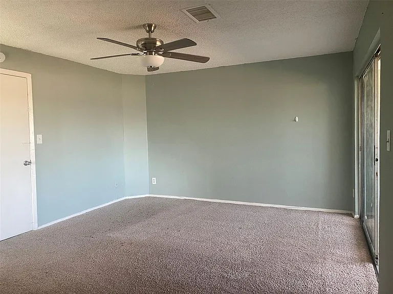 501 Towne House Ln — Photo 21