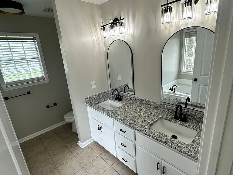 201 Belton Dr — Photo 14
