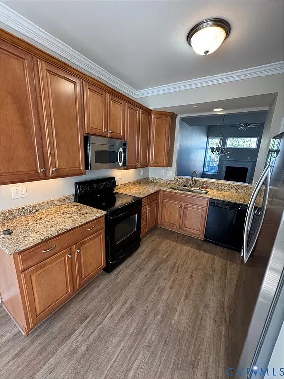 3 bed, 2.5 bath, 1930 sqft, $2,400 — Photo 3