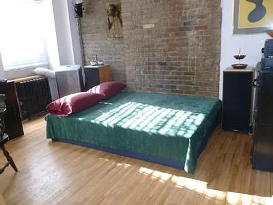 Rented by R New York | media 6