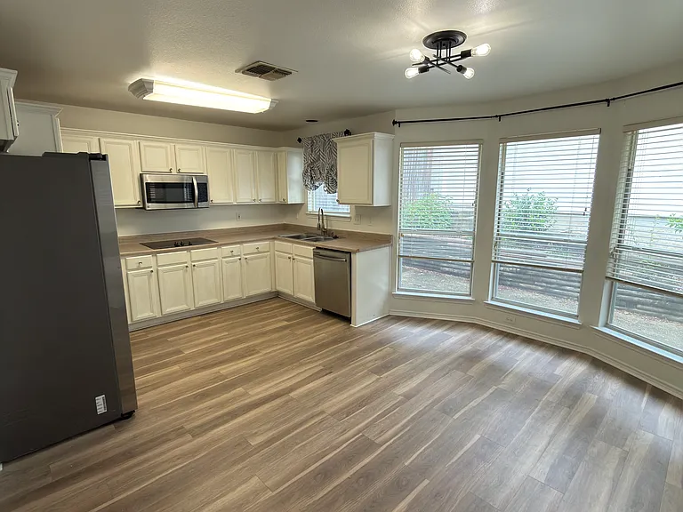 6106 Vance Jackson Rd #57 — Photo 5