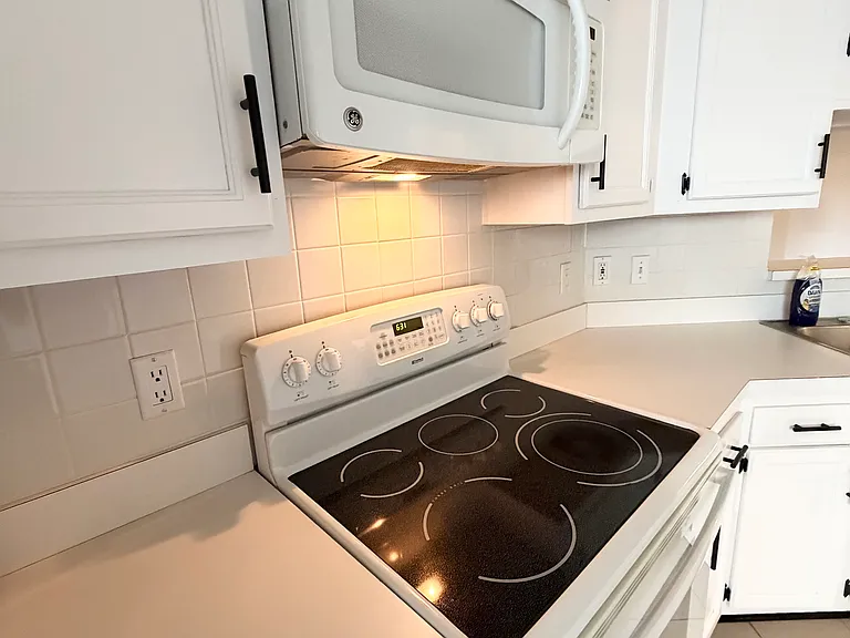 14174 Hampton Falls Dr N — Photo 44