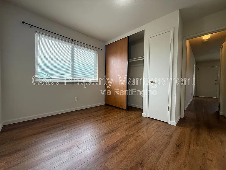 803 Hawthorne St #7 — Photo 6