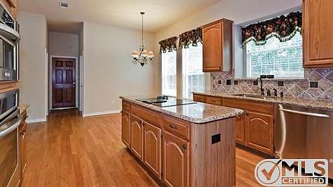 5th image of 2113 Country Club Dr