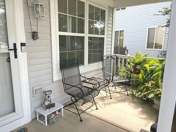 2nd image of 21460 Franklin Cir