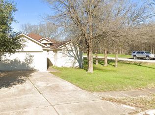102 Hummingbird Ct, Cedar Creek, TX 78612