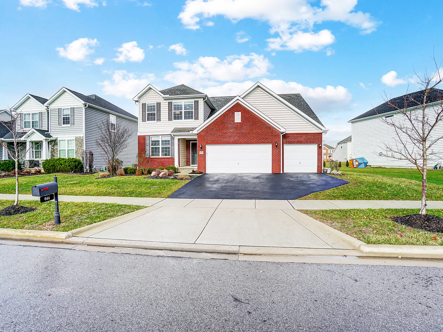 4 bed, 2.5 bath, 2532 sqft, $3,300 — Photo 3