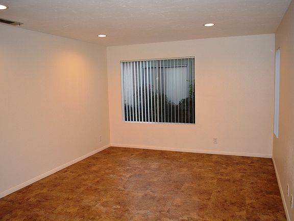 2nd image of 800 S Anza St APT 4