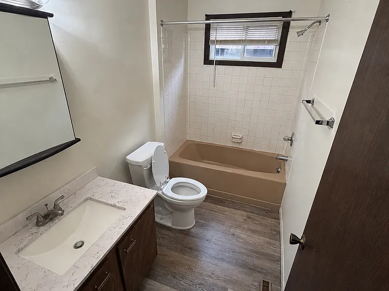 512 Breezy Point Dr — Photo 17
