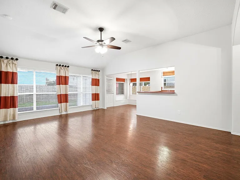 6931 Hamilton Falls Ln — Photo 10