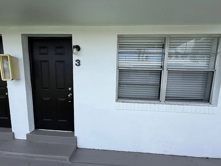 2111 Roosevelt St — Photo 12