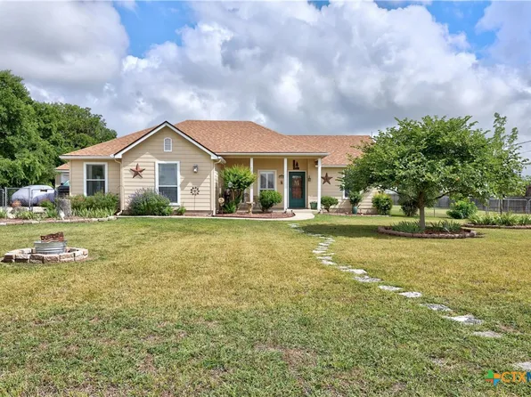 109 Round Up Dr, Liberty Hill, TX 78642