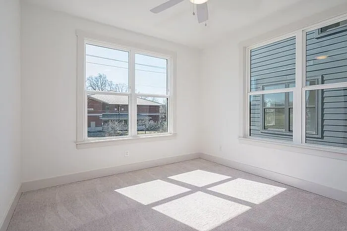 3 bed, 3.5 bath, 2150 sqft, $2,995 — Photo 4