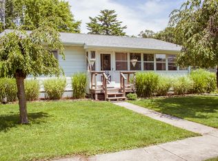 402 E 6th St, Momence, IL 60954