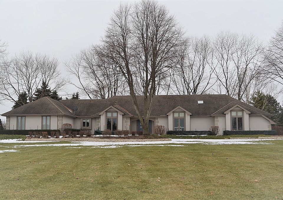 1st image of 24349 W Old Oak Dr