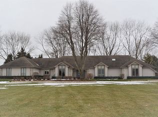 24349 W Old Oak Dr, Mundelein, IL 60060